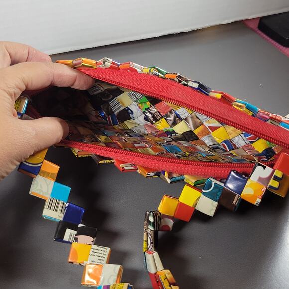 Handmade Recycled Wrapper Woven Shoulder Bag Colorful Eco-Friendly Purse New - Picture 8 of 15